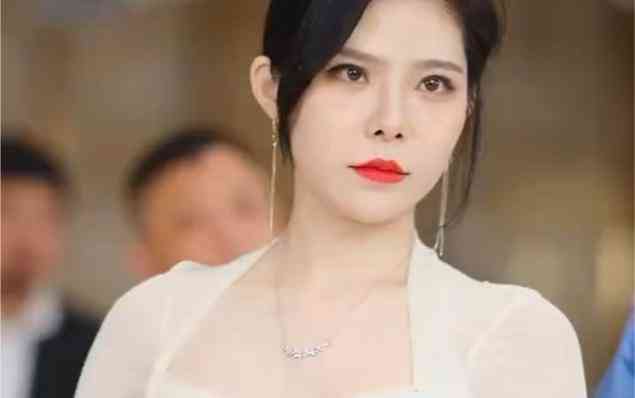 《我的25岁白富美老婆》全集免费高清短剧无广告在线播放|短剧·中国大陆·2023  第1张