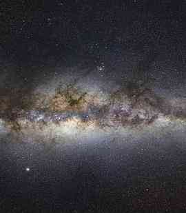 《地平线系列：被黑洞吞噬》最新免费高清电影无广告在线播放|纪录片,纪录·英国·2013  第1张